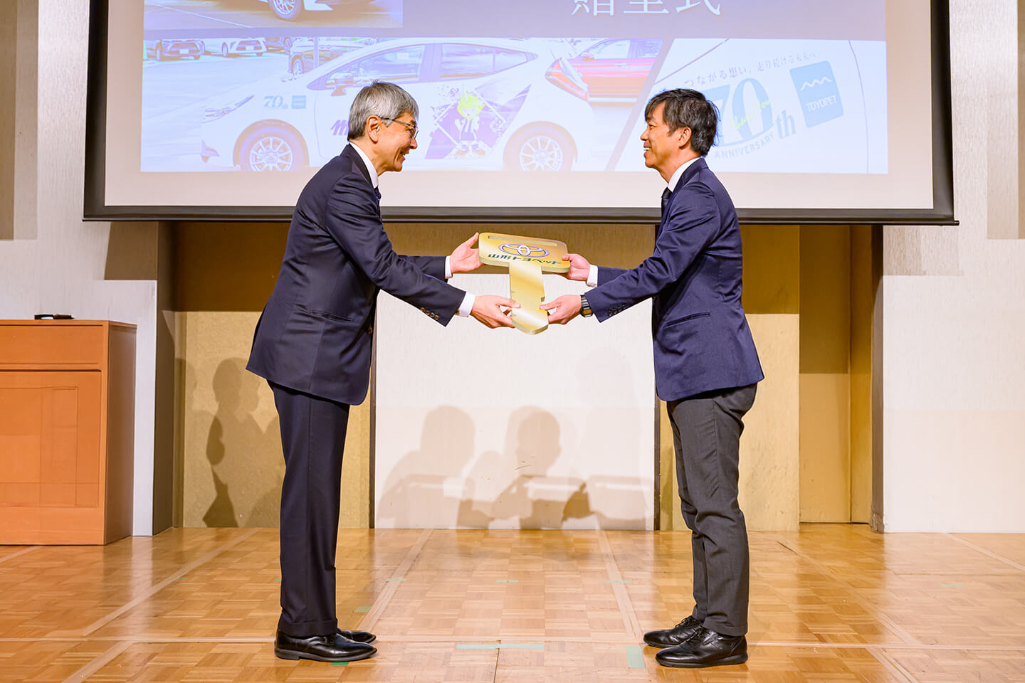 モンテディオ山形応援カーの寄贈 写真